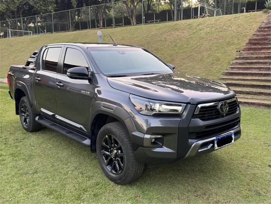 TOYOTA HILUX 2.8 D-4D TURBO DIESEL CD CONQUEST 4X4 AUTOMÁTICO